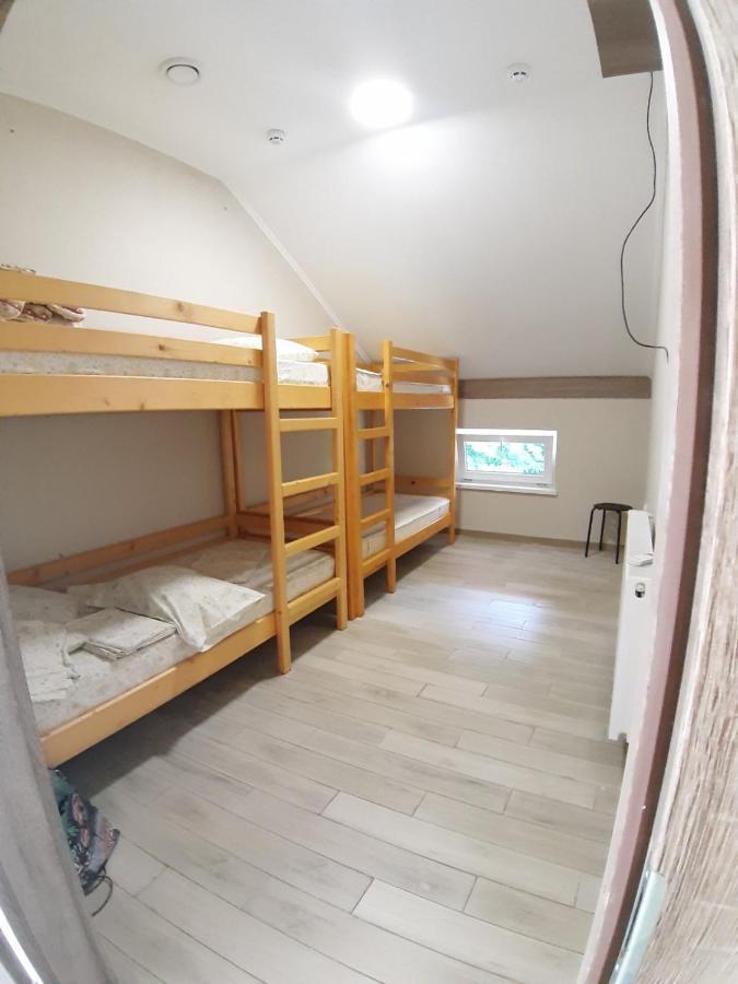 Hostel U Pottera Chernivtsi Exterior photo